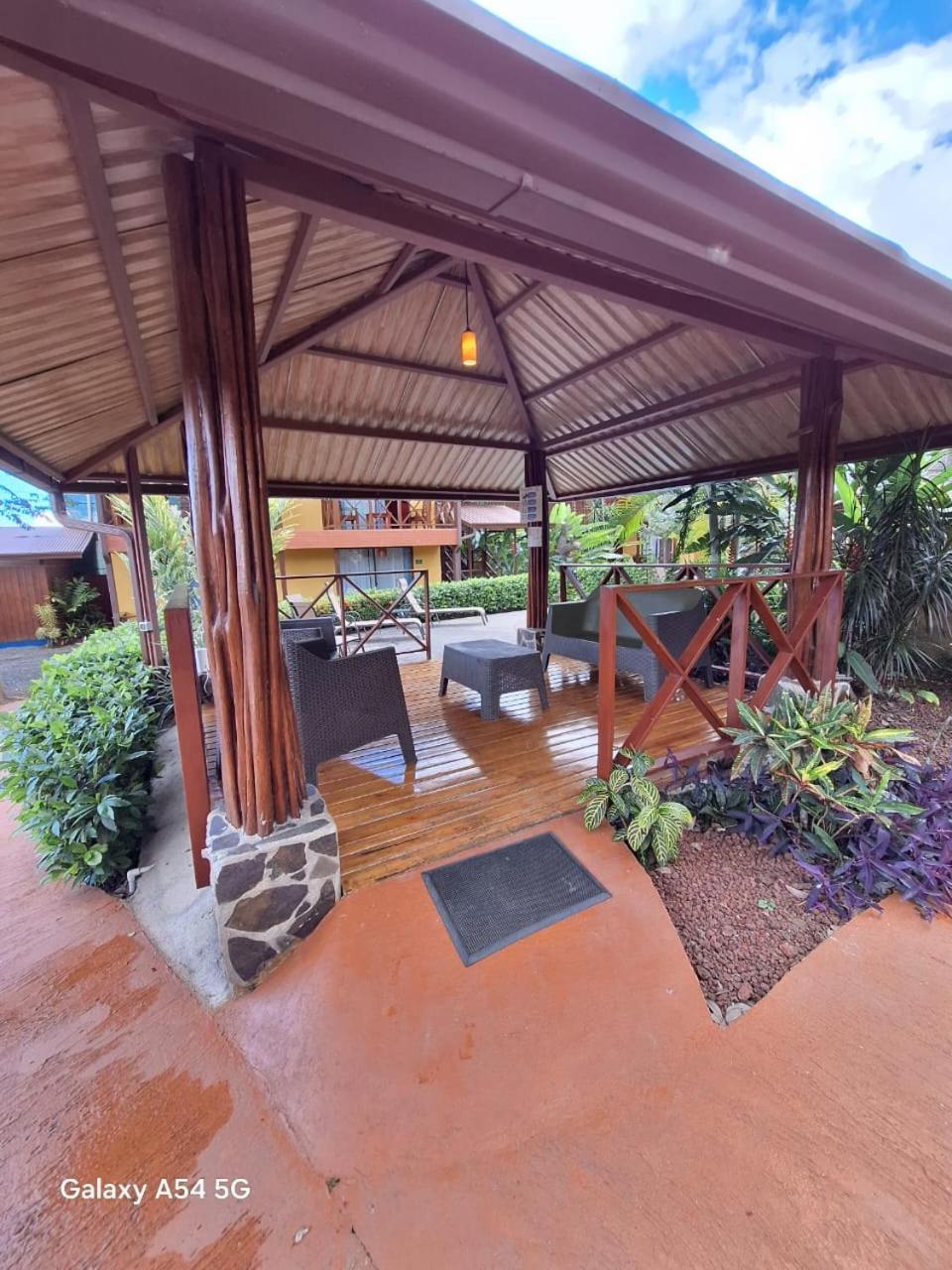 Iris Arenal Hotel La Fortuna Exterior photo