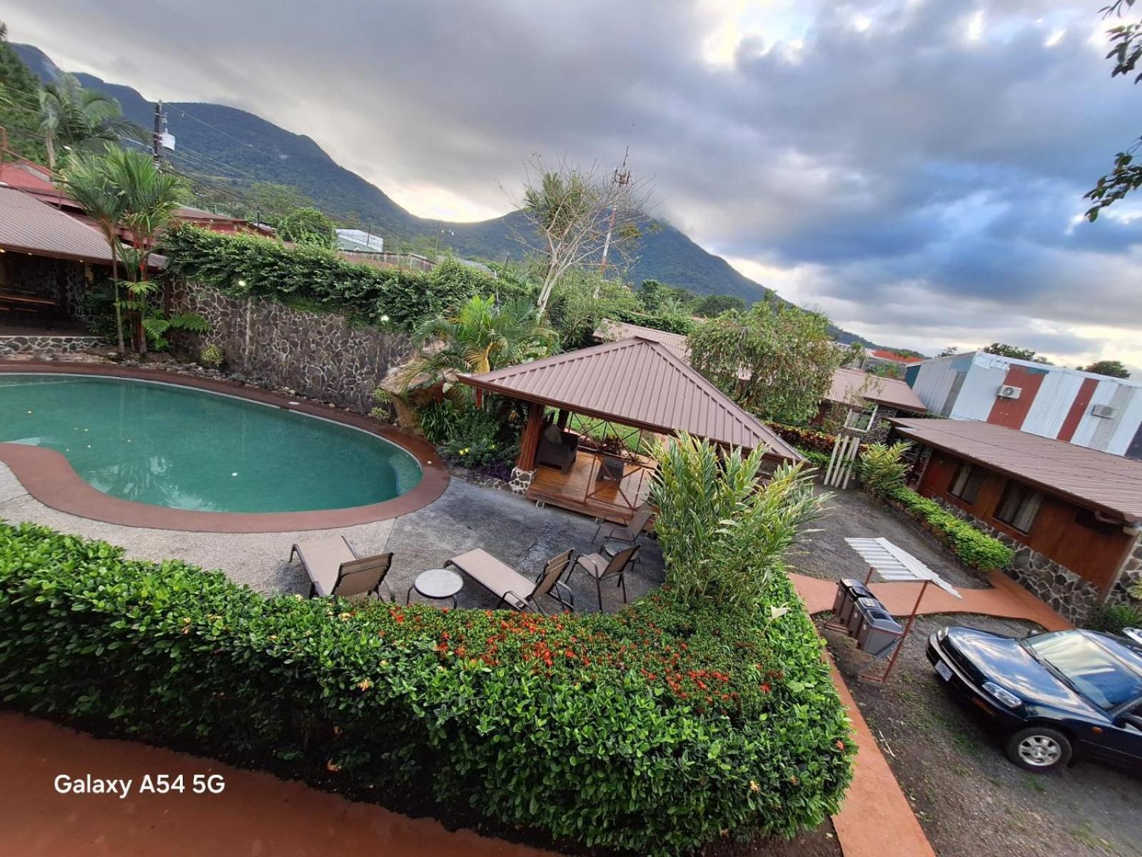 Iris Arenal Hotel La Fortuna Exterior photo